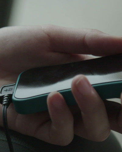 unyte-iom2-mobile therapeutic tool